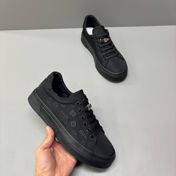 广州男鞋时尚春款单鞋运动轻便透气男款舒适休闲百搭潮鞋男士