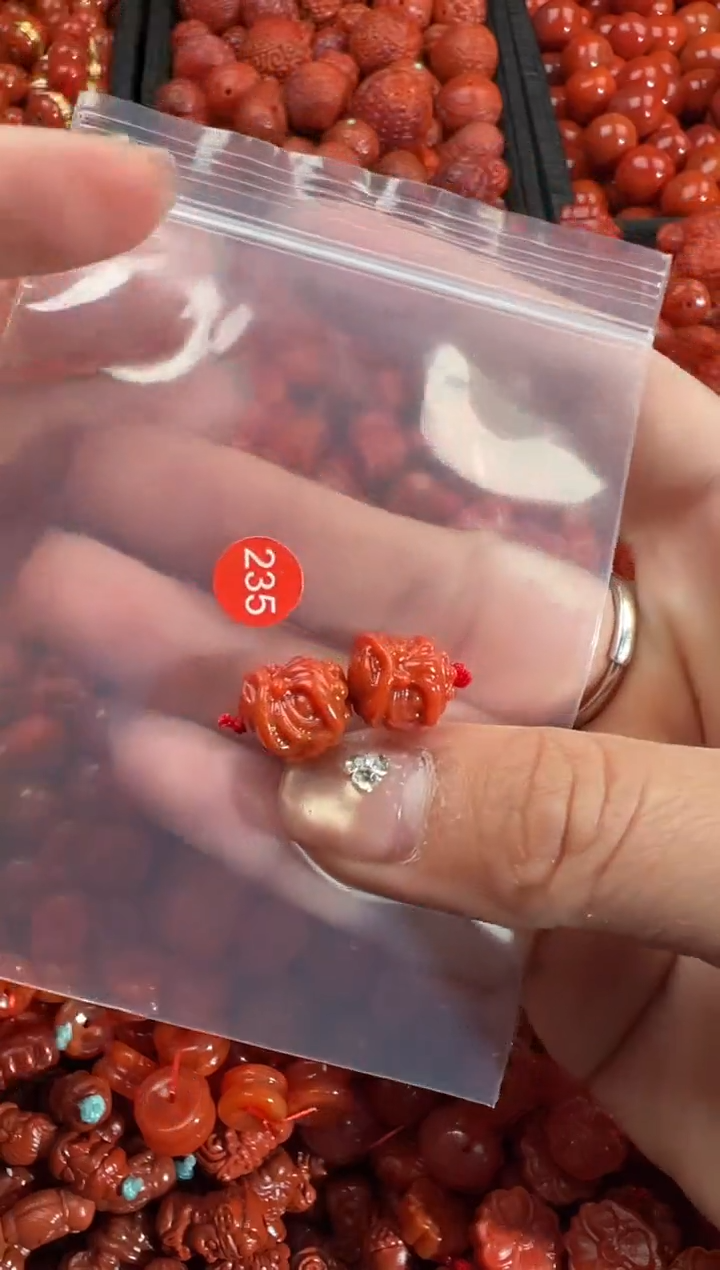 南红玛瑙未镶嵌颈饰1