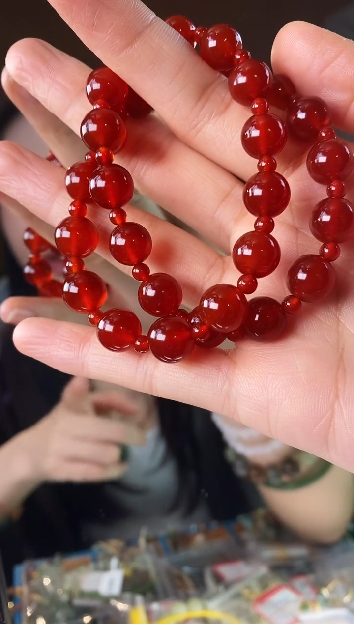 颈饰未镶嵌和田玉双圈玛，瑙手链