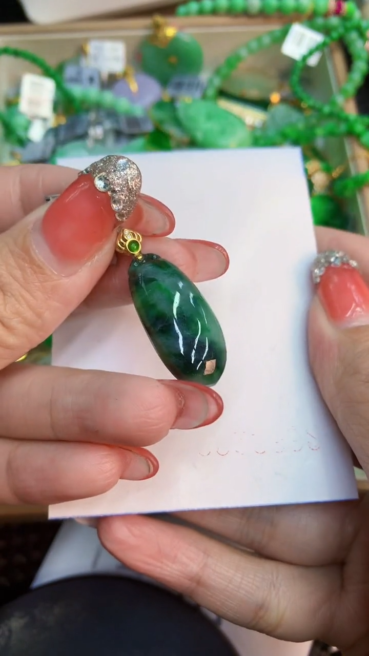 颈饰未镶嵌翡翠1