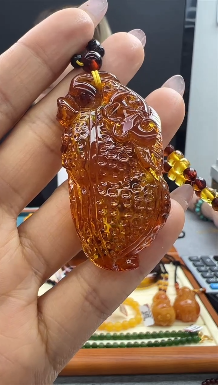 【闪购商品】琥珀颈饰未镶嵌42秒拍号