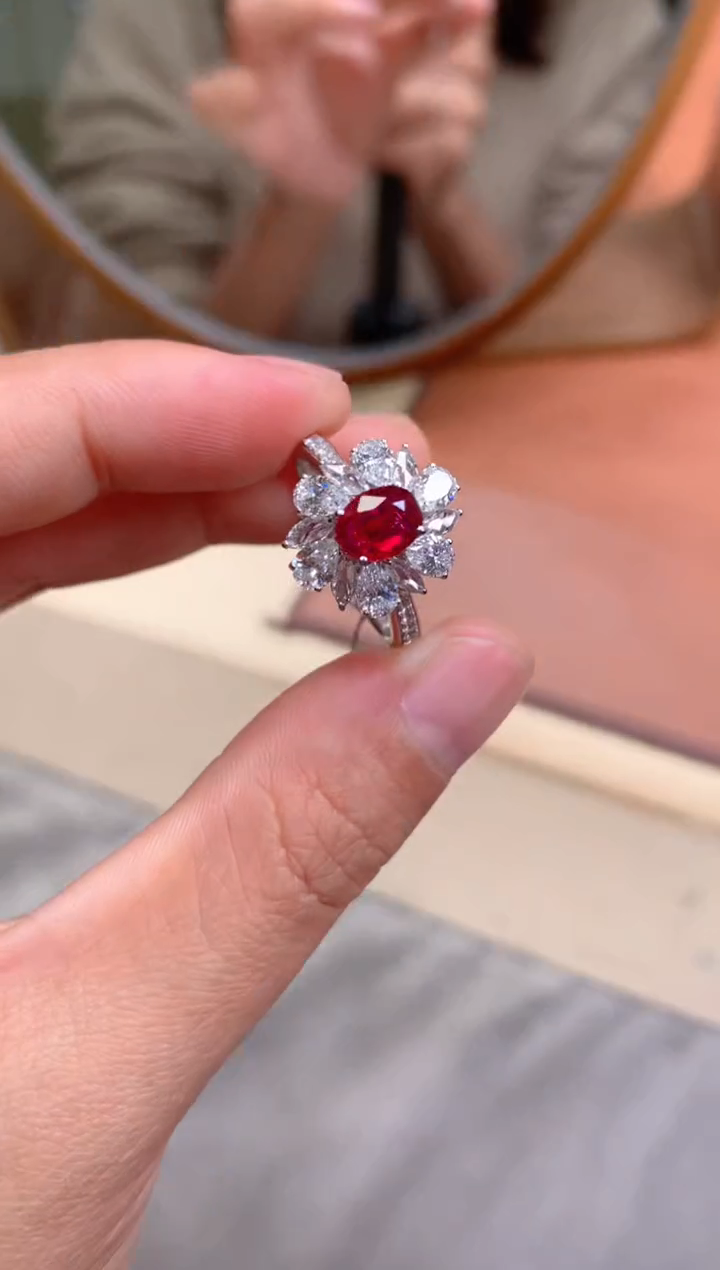 【闪购商品】红宝石戒指18K金镶嵌1.02CT  无烧鸽血红