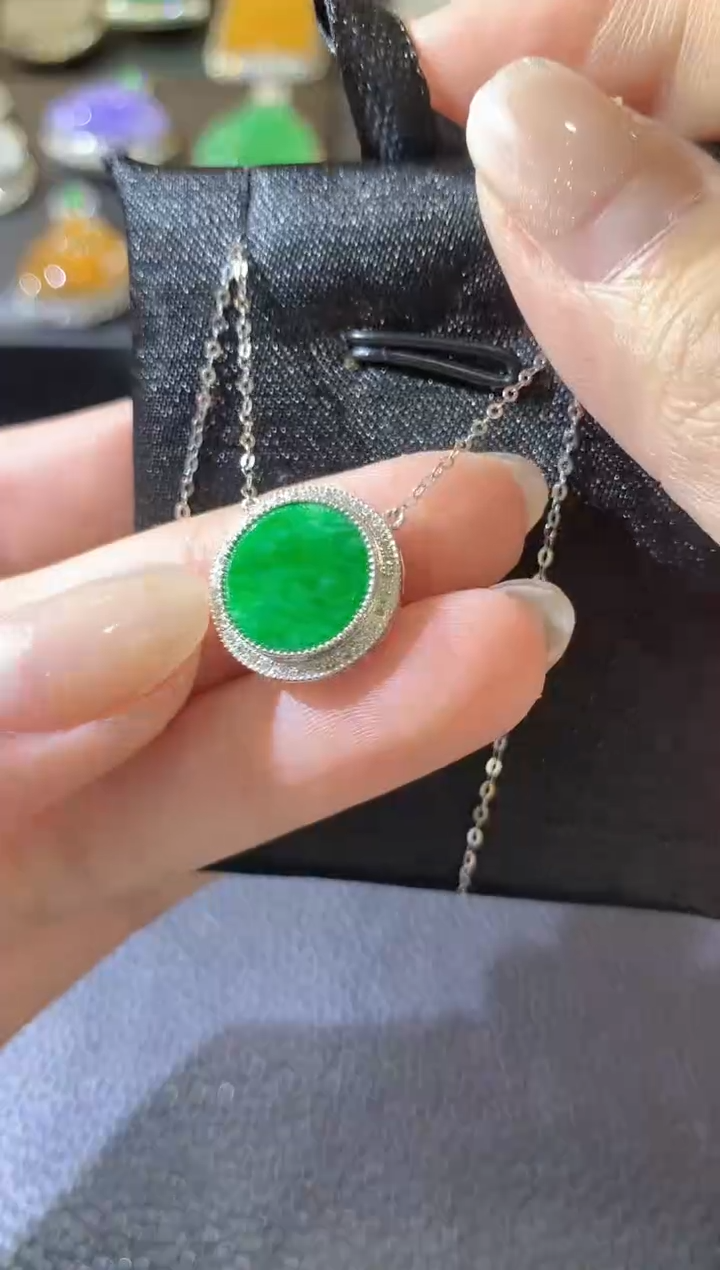 【闪购商品】翡翠套链18K金镶嵌D12翡翠