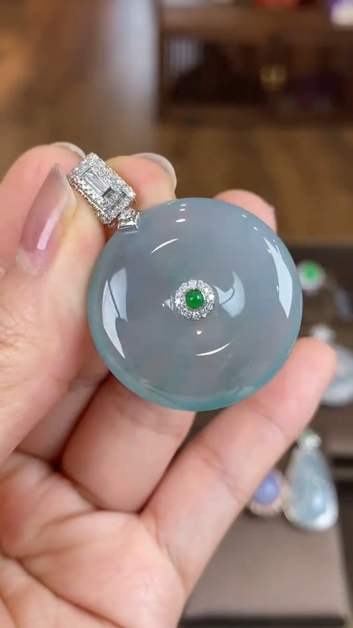 【闪购商品】翡翠吊坠(不含链)18K金镶嵌翡翠平安扣