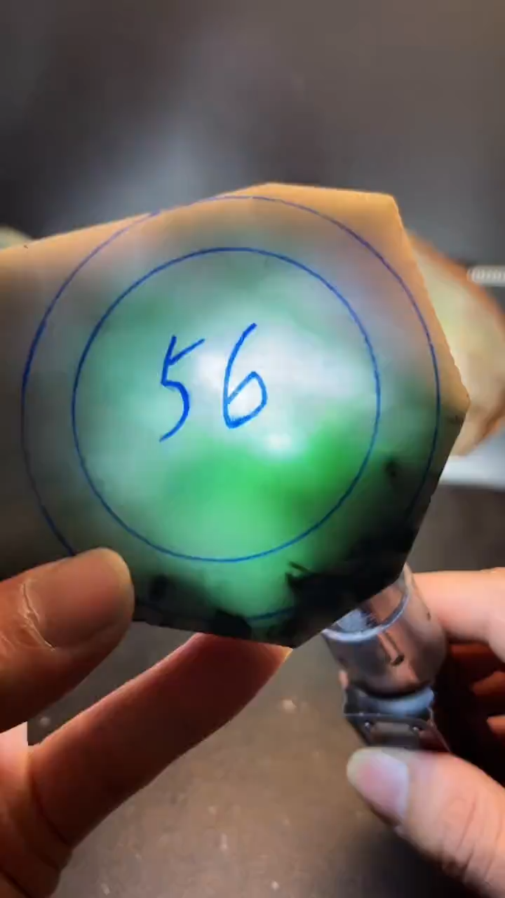 裸石翡翠嬴天然翡翠