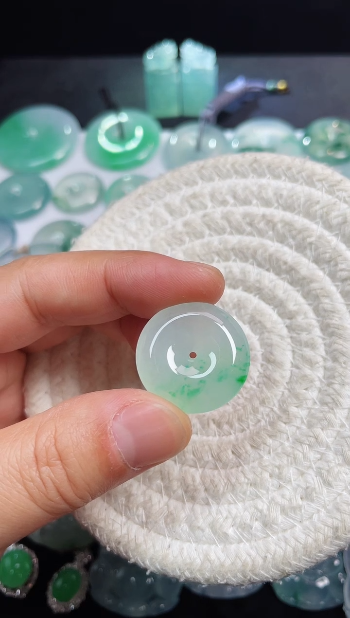 【闪购商品】翡翠颈饰未镶嵌平安扣