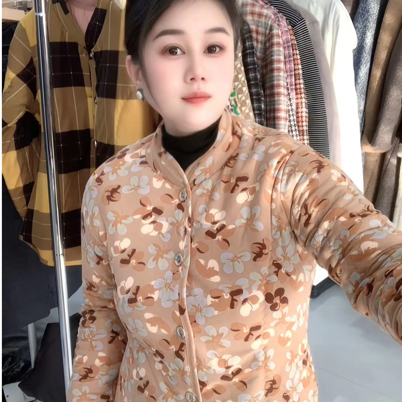 中老年女士驼绒棉服2025秋冬季圆领保暖新款妈妈宽松棉衣