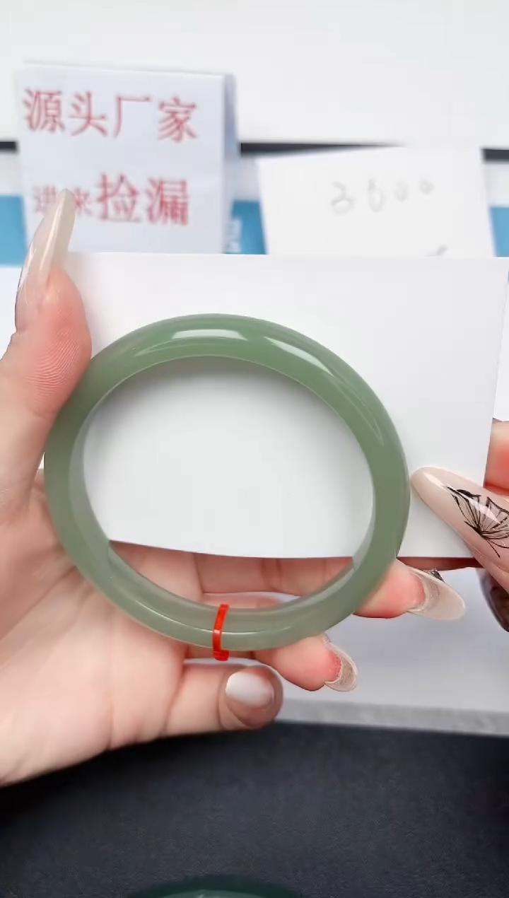 【闪购商品】石英质玉手镯未镶嵌151-61