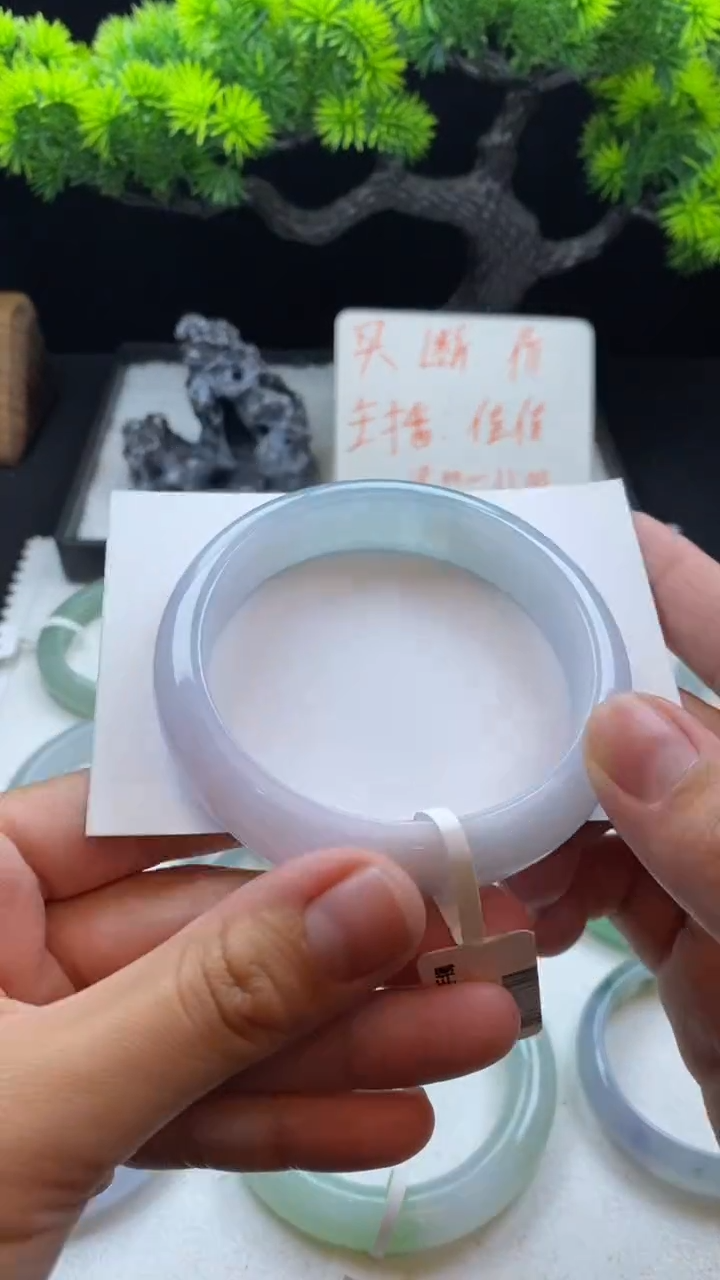 【闪购商品】翡翠手镯未镶嵌55+圈~不退不换