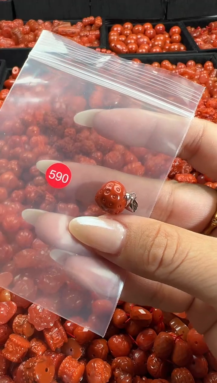 颈饰未镶嵌南红玛瑙1