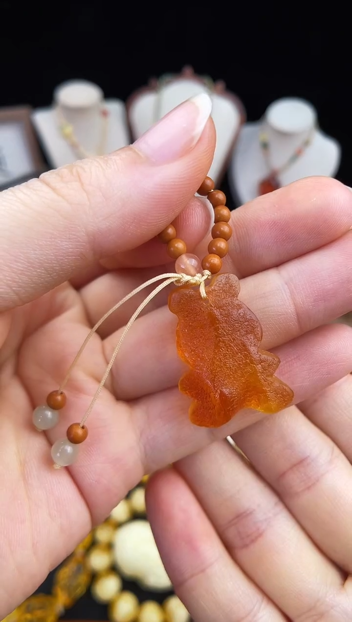 琥珀未镶嵌珠宝奇石柒月