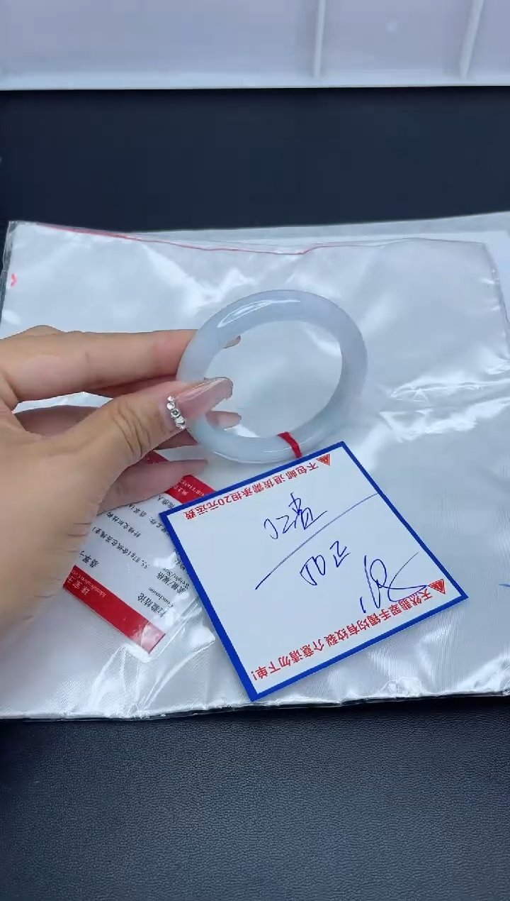 【闪购商品】翡翠手镯未镶嵌我S1