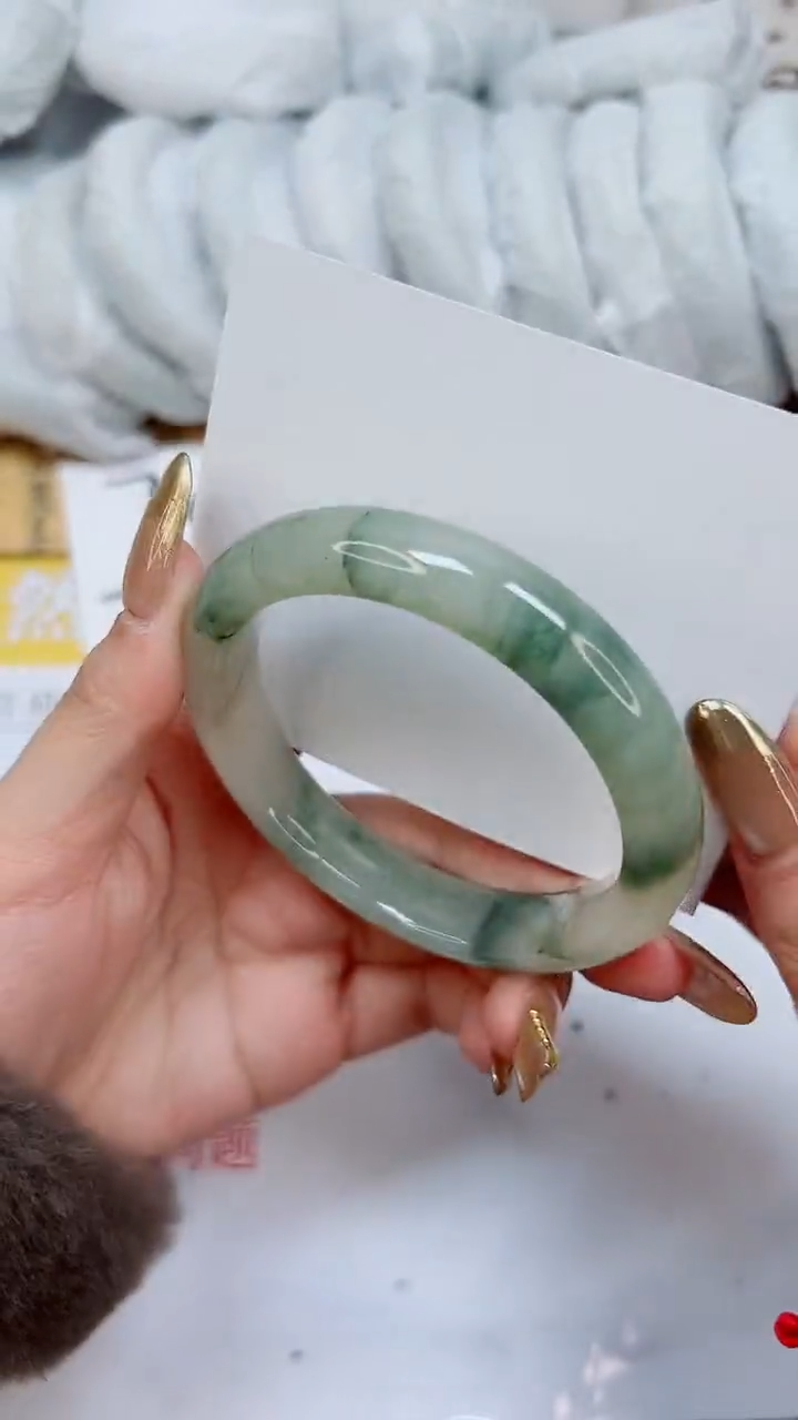 【闪购商品】石英质玉手镯未镶嵌K133-57.41