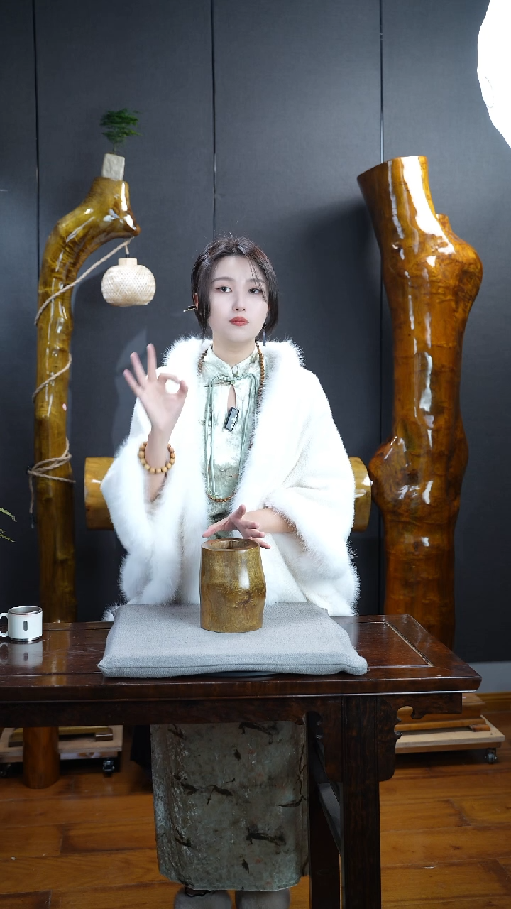 【闪购商品】金丝楠金丝楠木笔筒