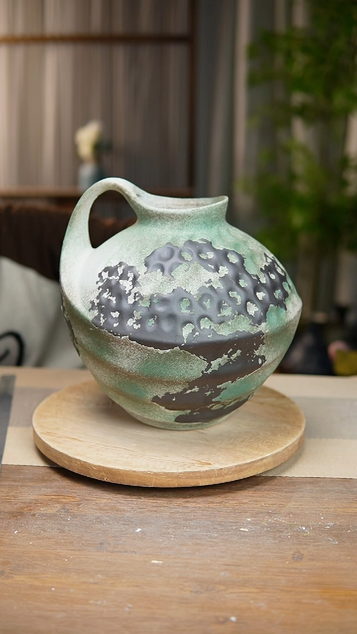 【闪购商品】陶瓷  花器诧寂复古绿胖奶壶