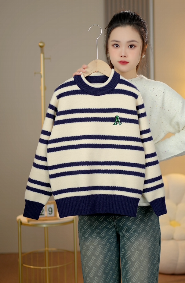 2026男童中大童新款针织毛衣秋冬时尚洋气加厚条纹百搭潮流款