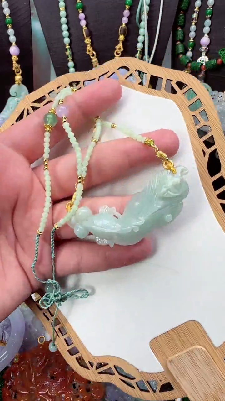 颈饰未镶嵌翡翠吊坠