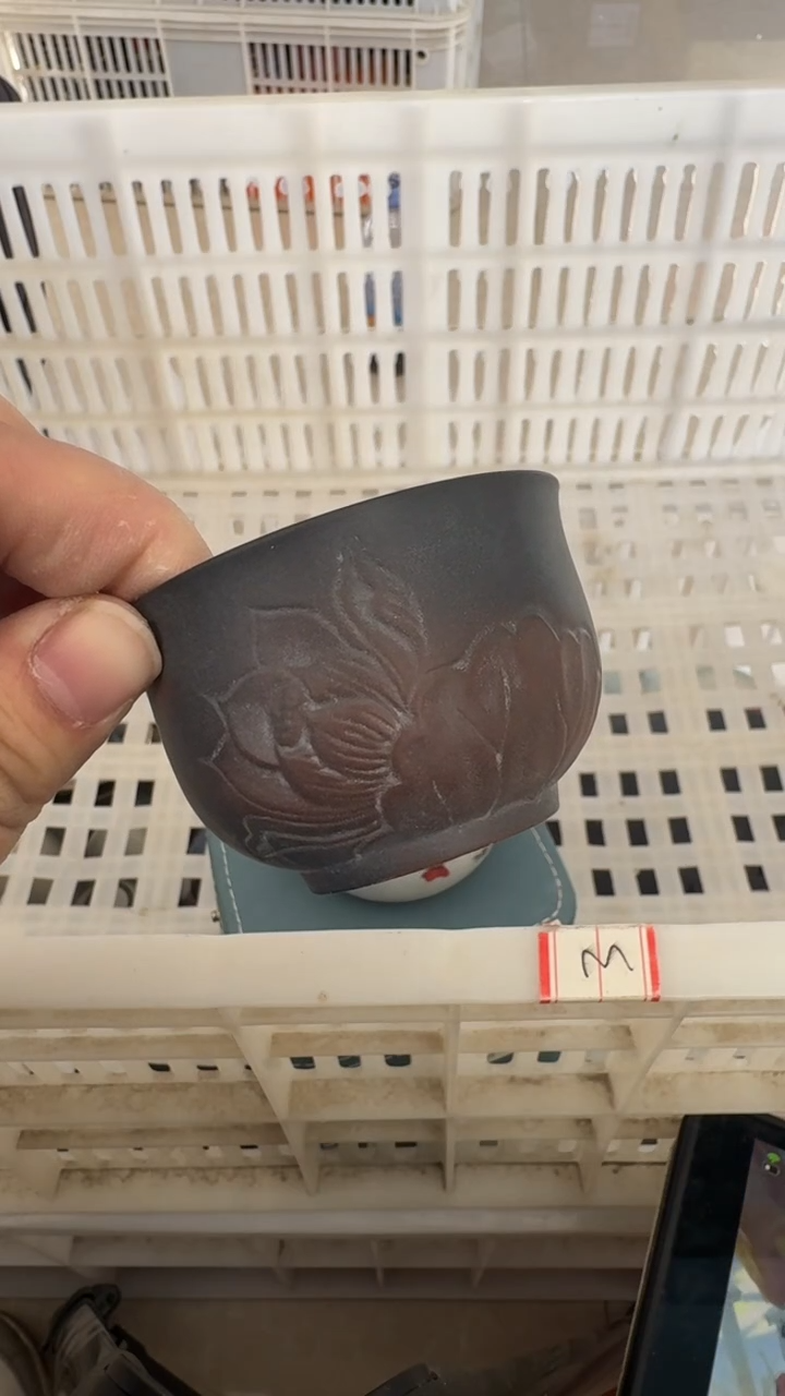 杯无运费险有瑕疵的摄影的产品有使用过的痕迹有点脏介意勿拍1
