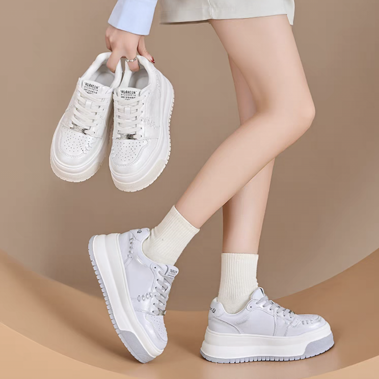 【克克】2025-8 爆款厚底增高小白鞋秋季新款圆头系带休闲百搭板鞋