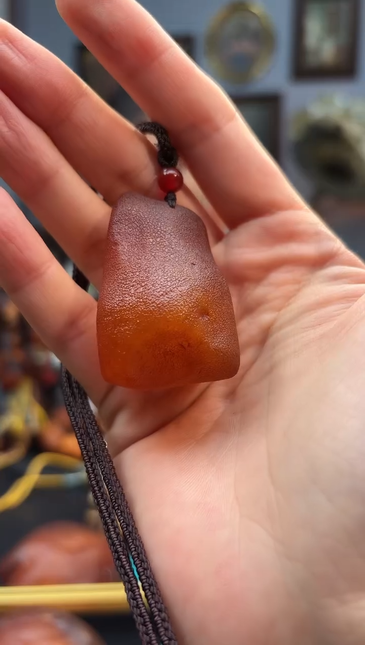 琥珀颈饰未镶嵌吊坠