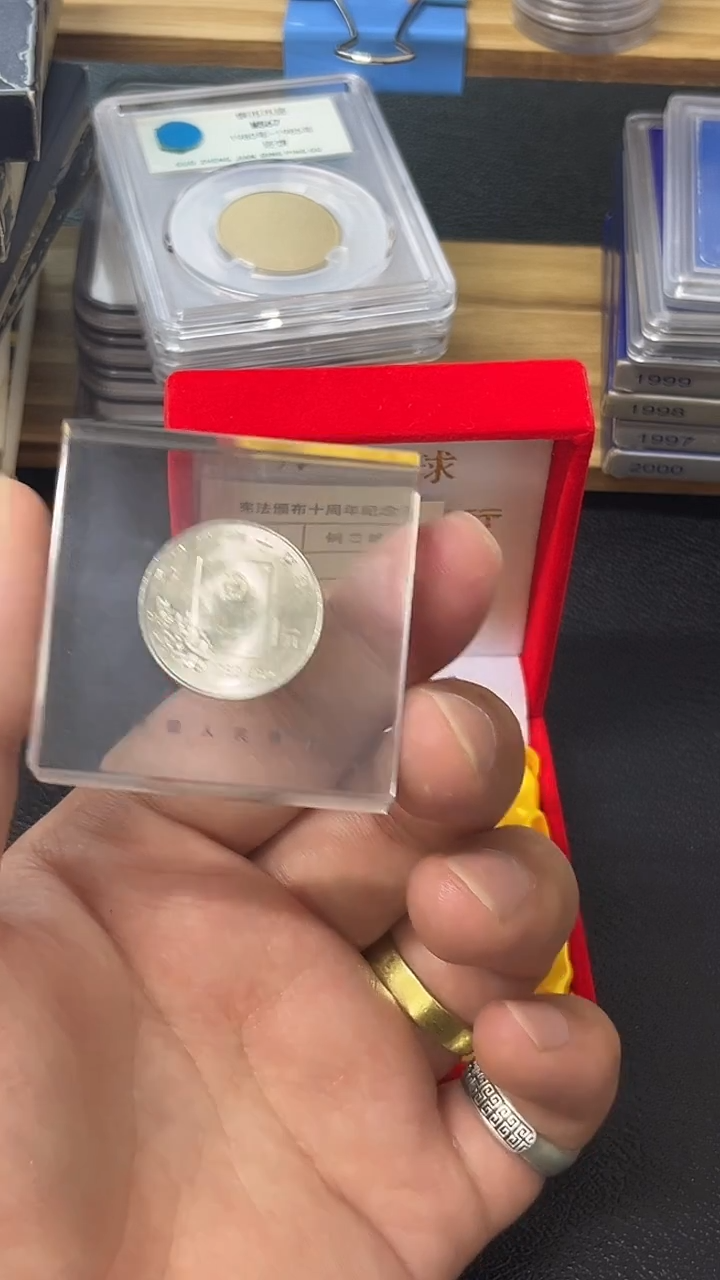 其他普通金属宪水晶板