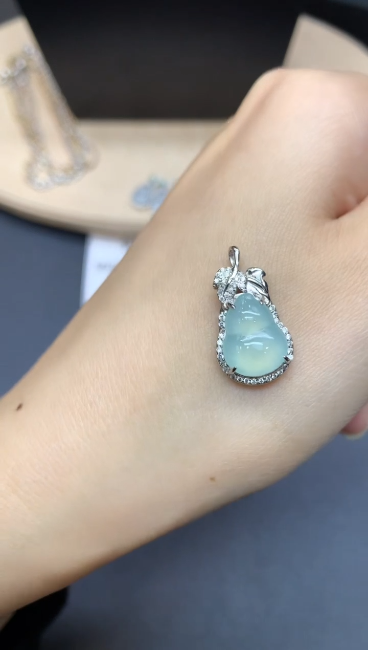 【闪购商品】翡翠吊坠(不含链)银S925镶嵌葫芦【多样性发其一】