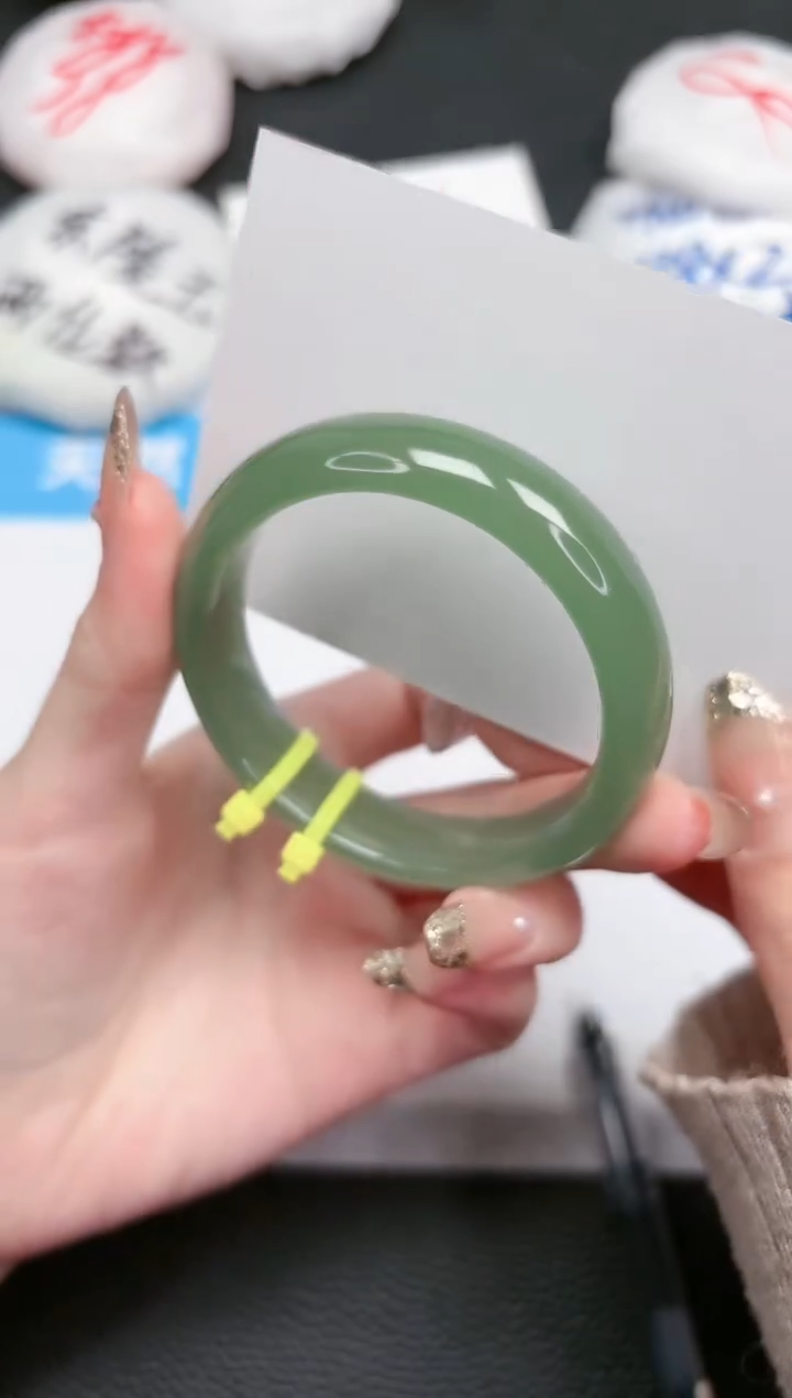 【闪购商品】石英质玉手镯未镶嵌465-53