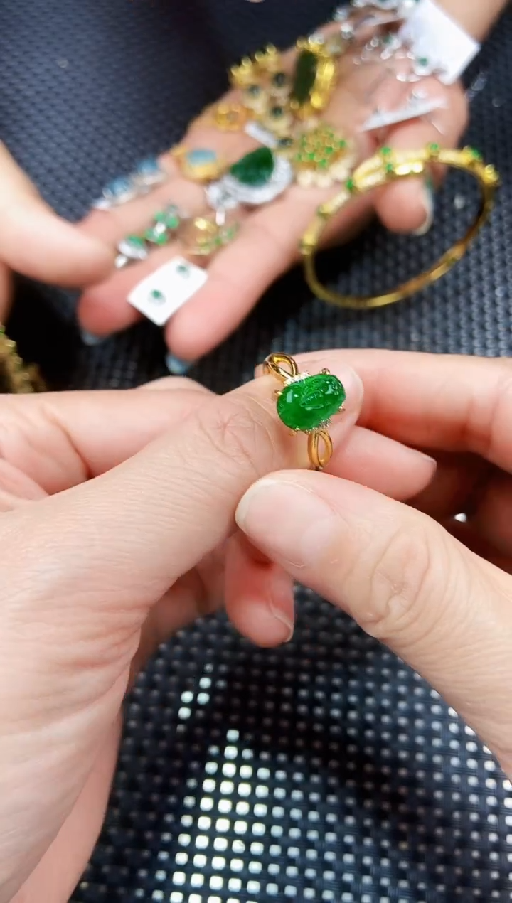 【闪购商品】翡翠耳饰未镶嵌11111111