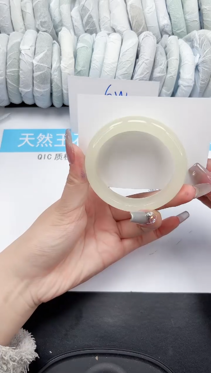 【闪购商品】石英质玉手镯未镶嵌557*-54