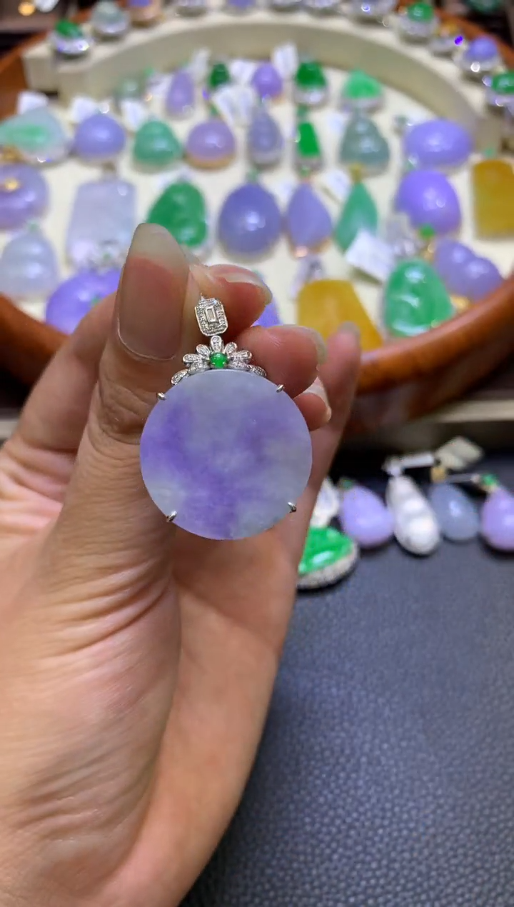 翡翠18K金镶嵌颈饰翡翠A货