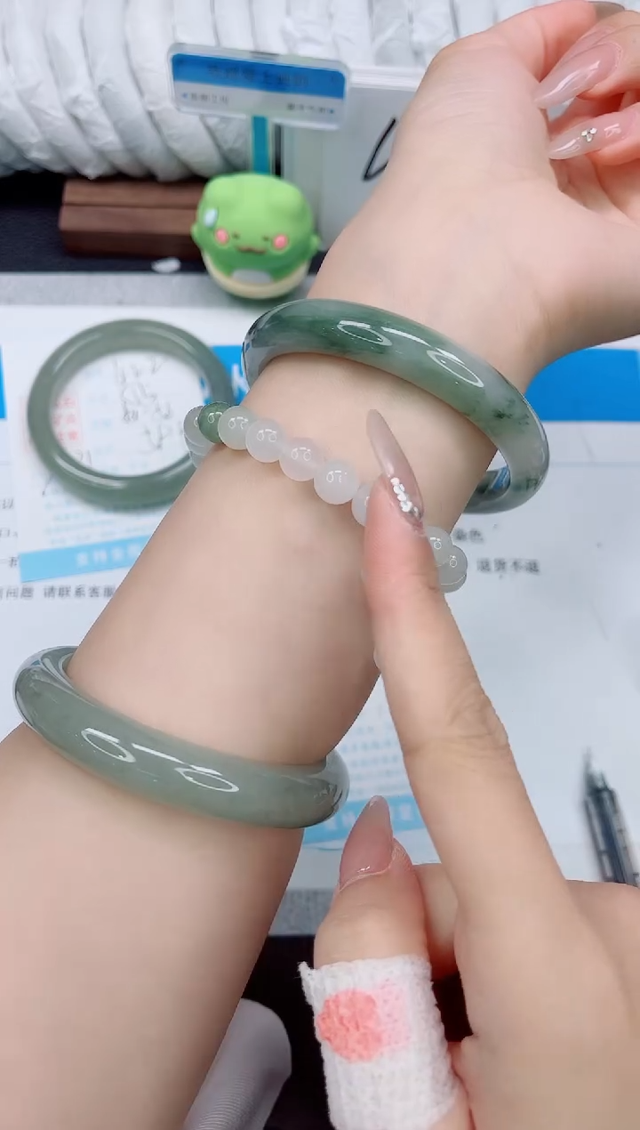 石英质玉手镯未镶嵌423-58.1