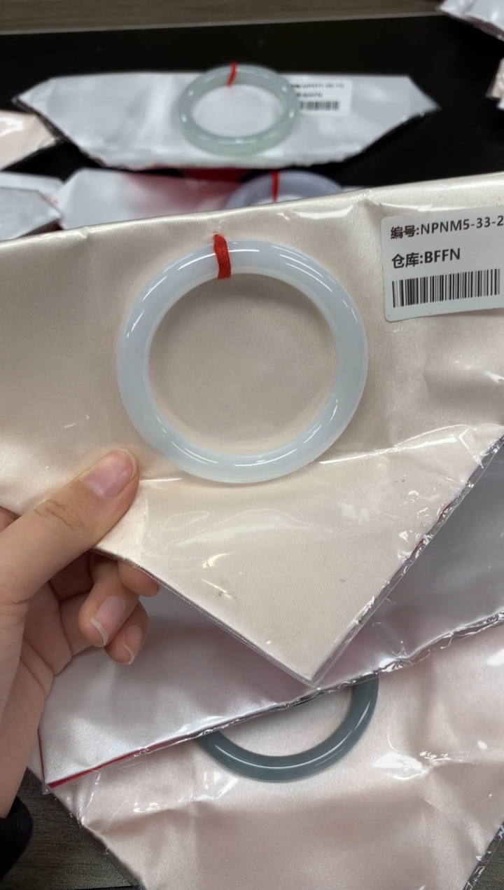 【闪购商品】翡翠手镯未镶嵌翡翠手镯