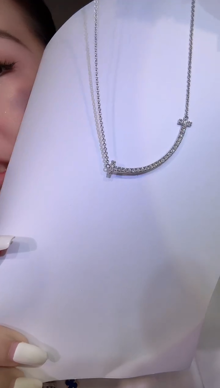 铂Pt950镶嵌项链钻石微笑项链