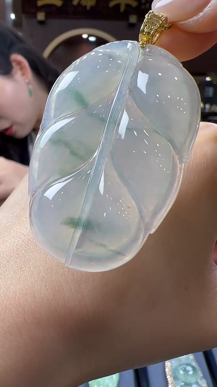 翡翠18K金镶嵌挂件叶子不含链