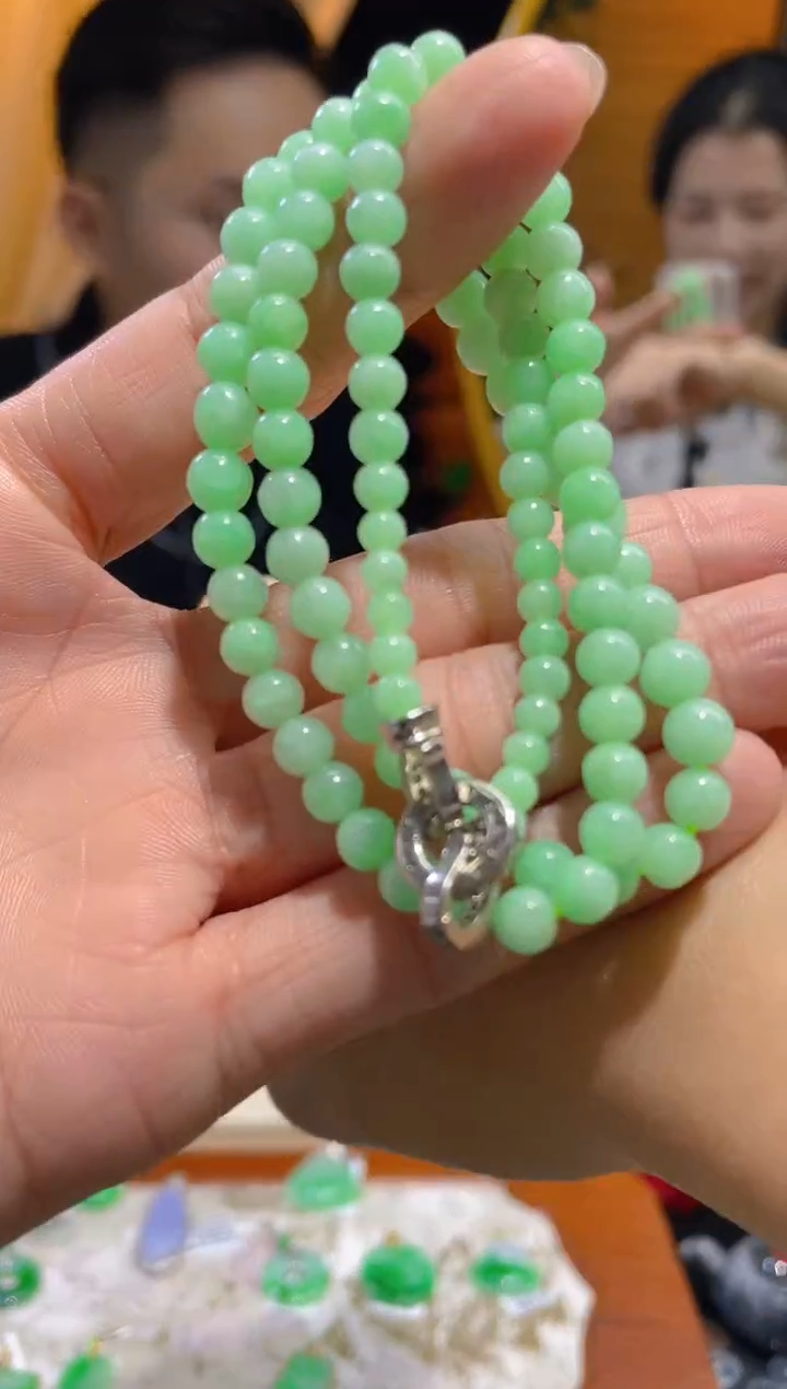 【闪购商品】翡翠颈饰未镶嵌假一赔三