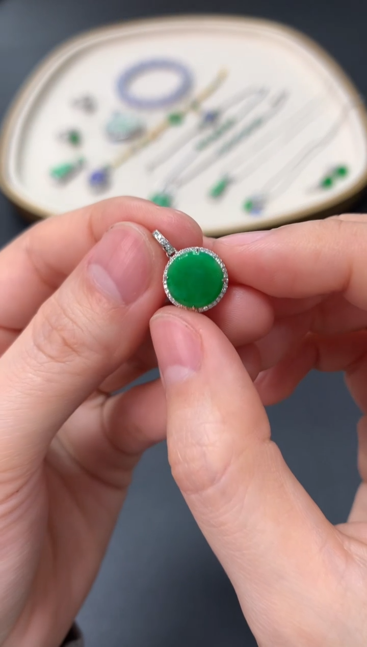 【闪购商品】翡翠吊坠(不含链)18K金镶嵌2980