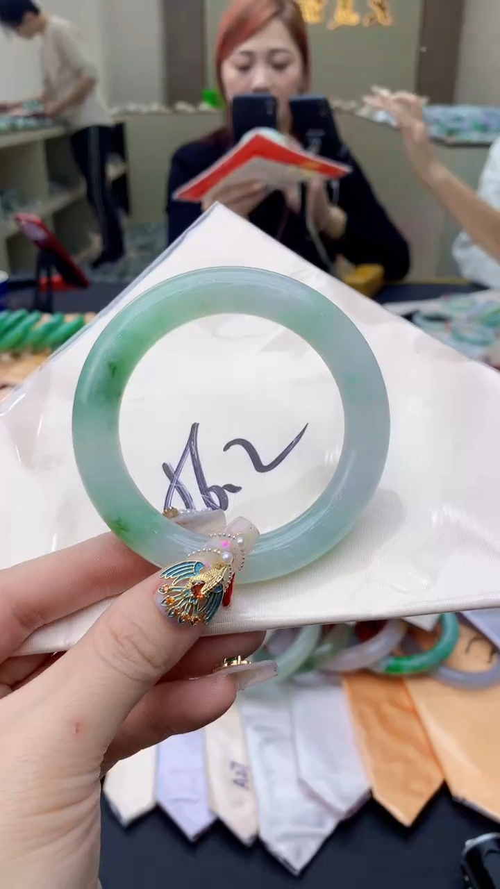 【闪购商品】翡翠手镯未镶嵌0447796802