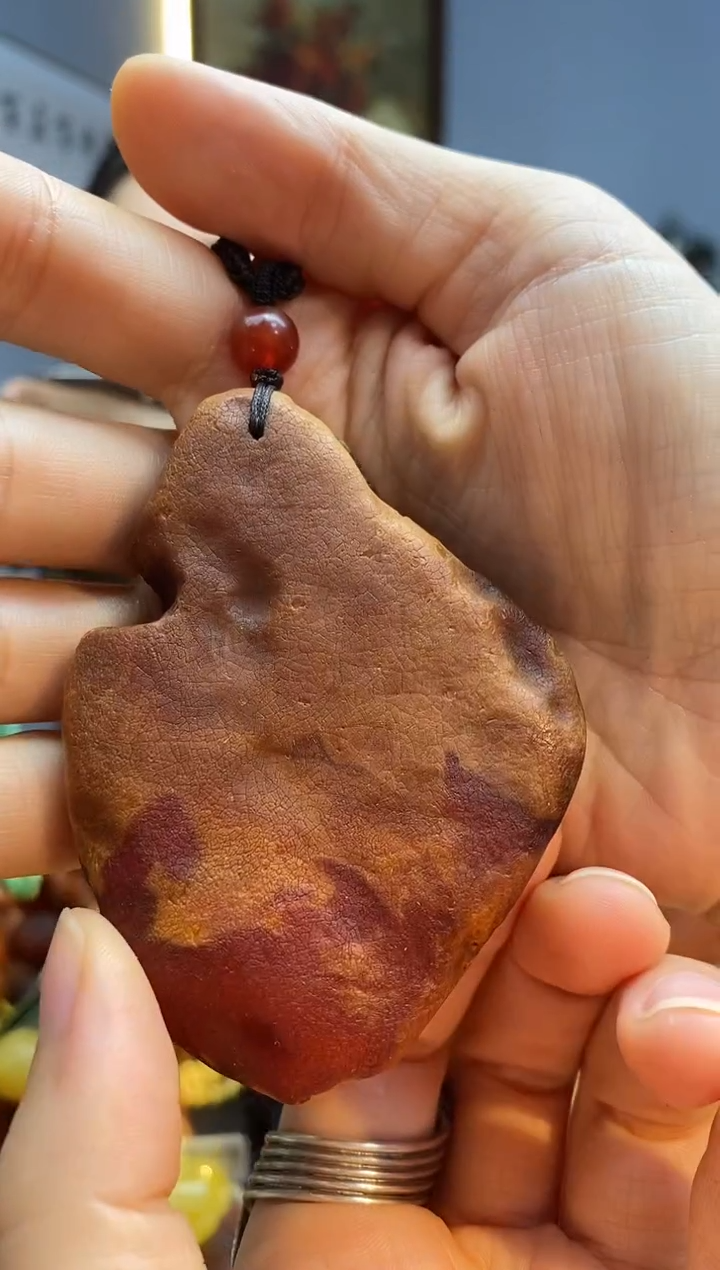 琥珀颈饰未镶嵌吊坠