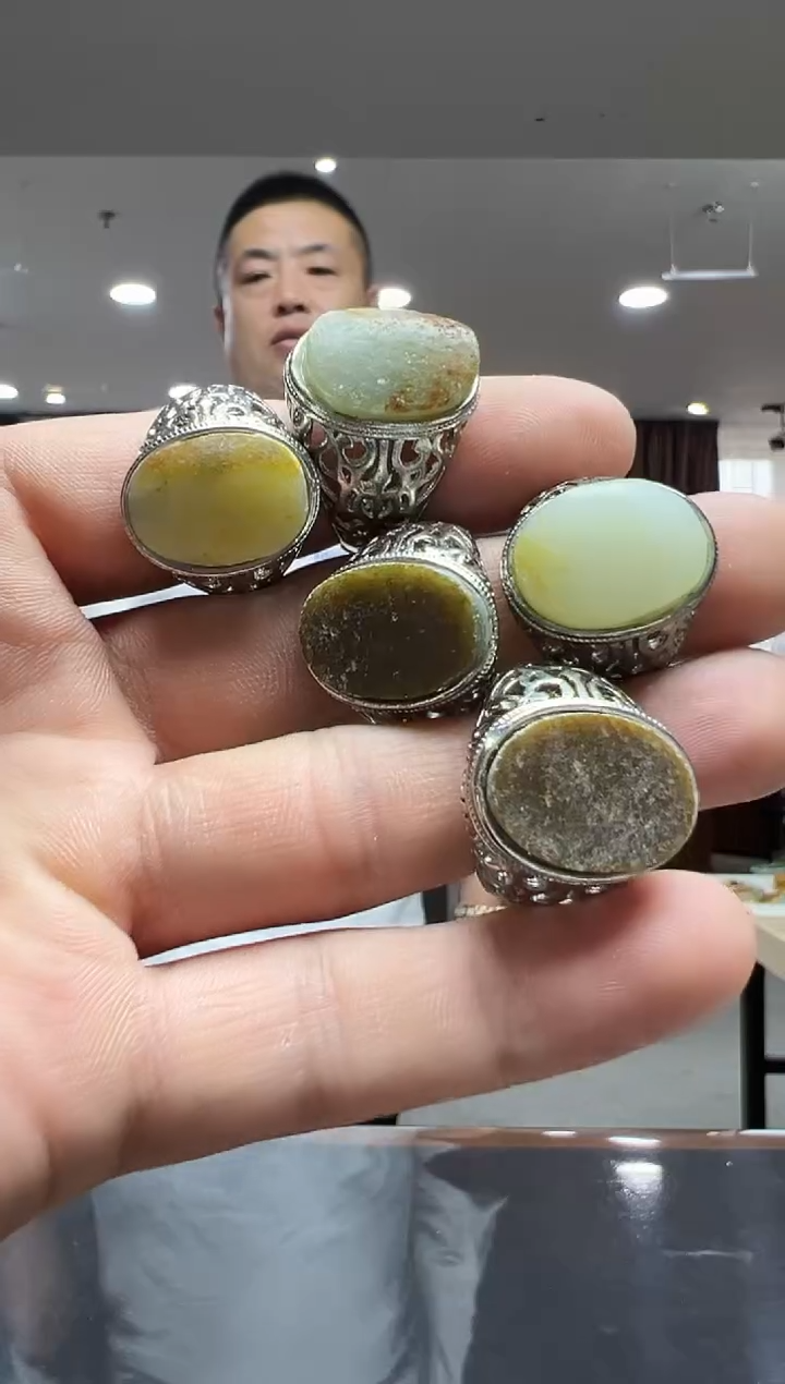 未镶嵌戒指和田玉多样性发货其中发一
