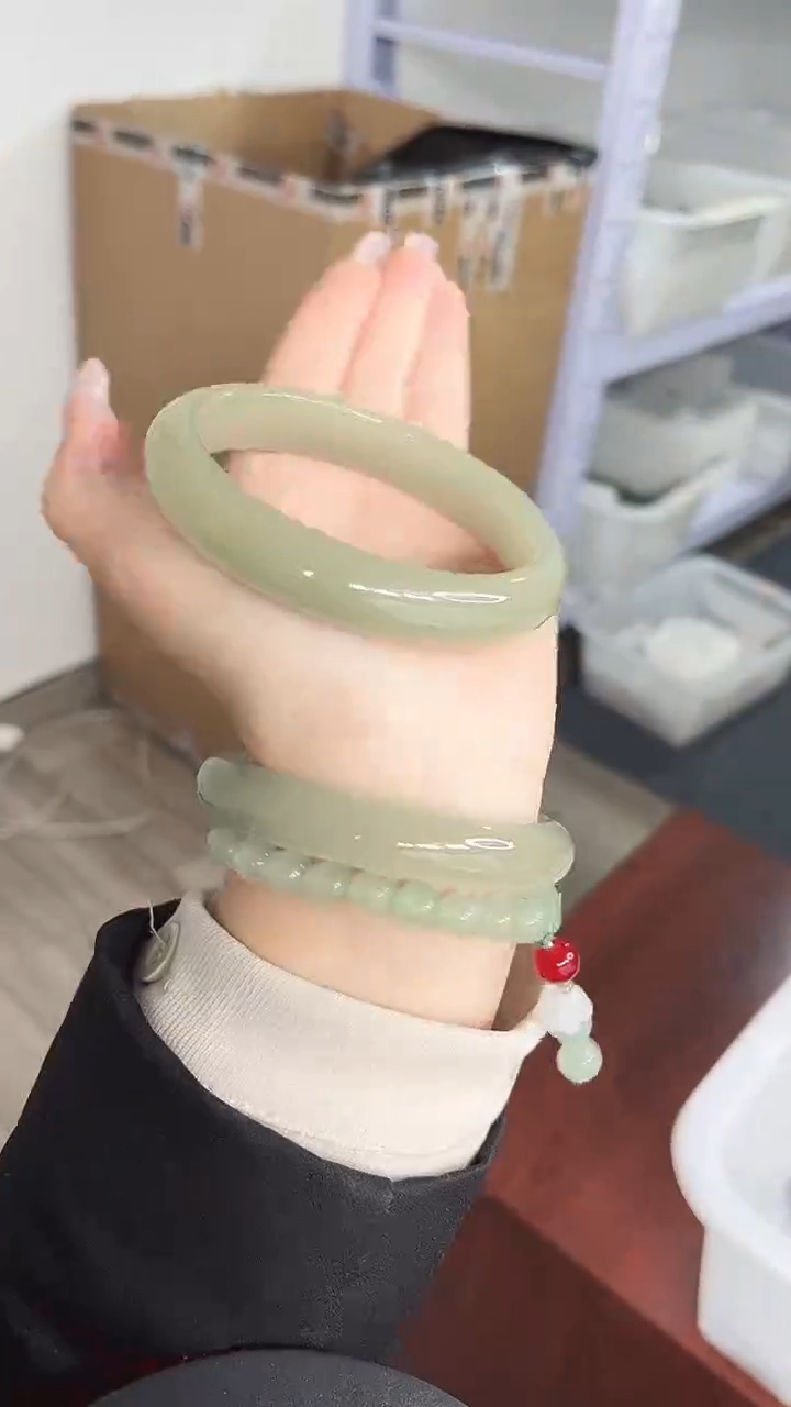 未镶嵌手镯石英质玉76-66