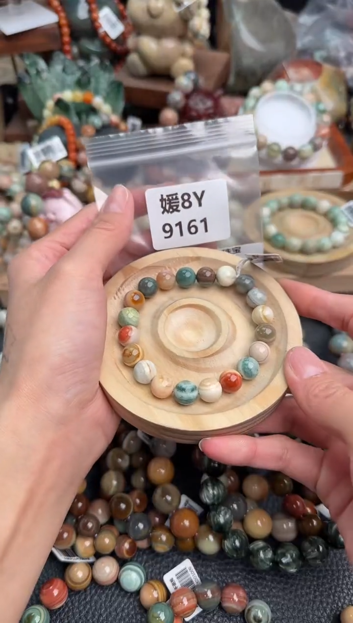 【闪购商品】石英质玉未镶嵌手链8Y9161