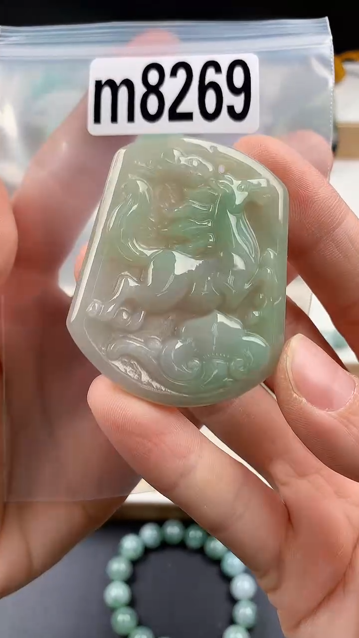 颈饰未镶嵌翡翠天然翡翠吊坠挂件