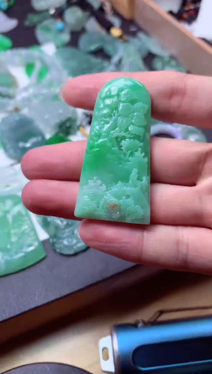 【闪购商品】翡翠颈饰未镶嵌天然翡翠