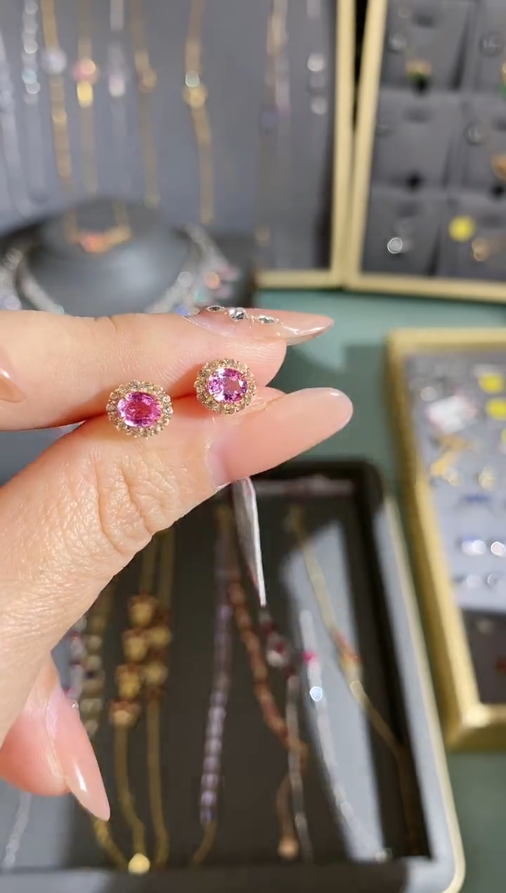 【闪购商品】彩色蓝宝石耳钉18K金镶嵌耳钉