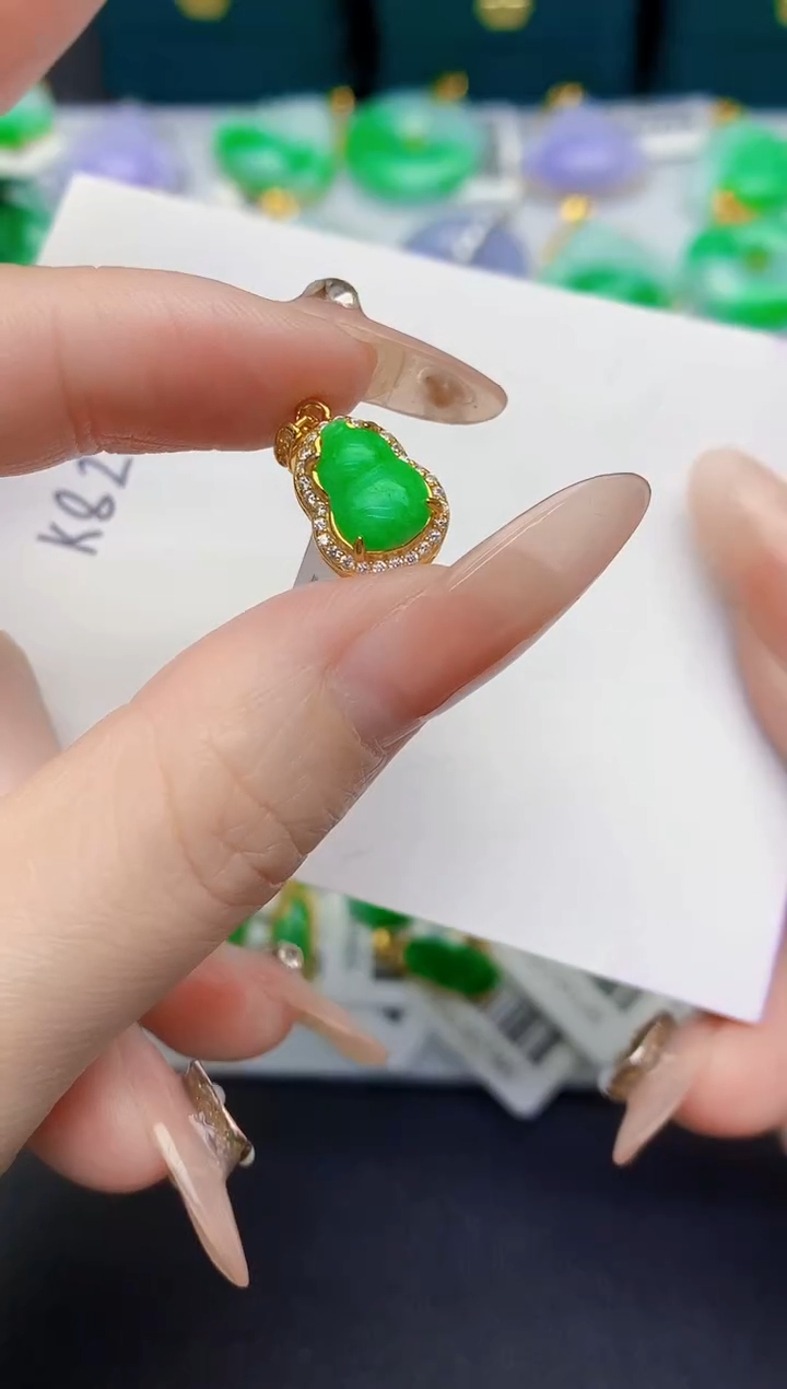 颈饰未镶嵌翡翠缅甸天然翡翠A货
