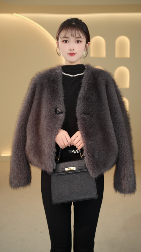 杭州海宁正品2025年冬季雪兰貂外套时尚大气女装-XLD5035