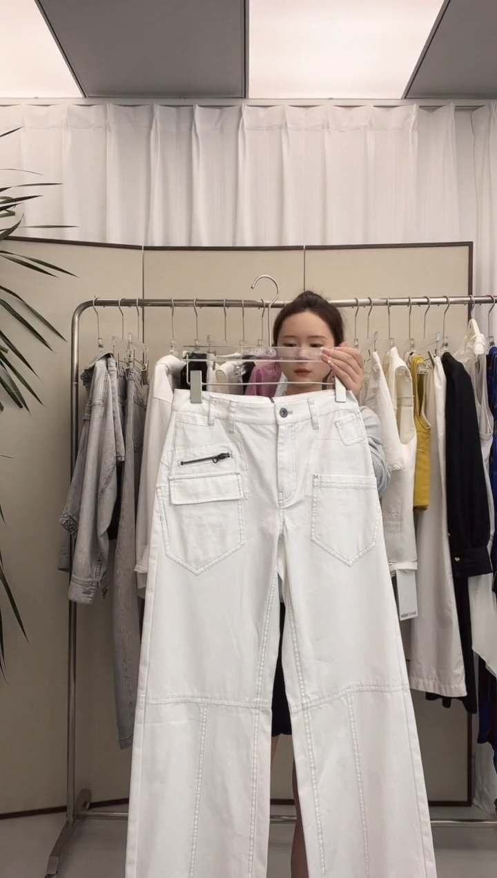 短句25白色休闲工装裤70腰围XS码  已开价