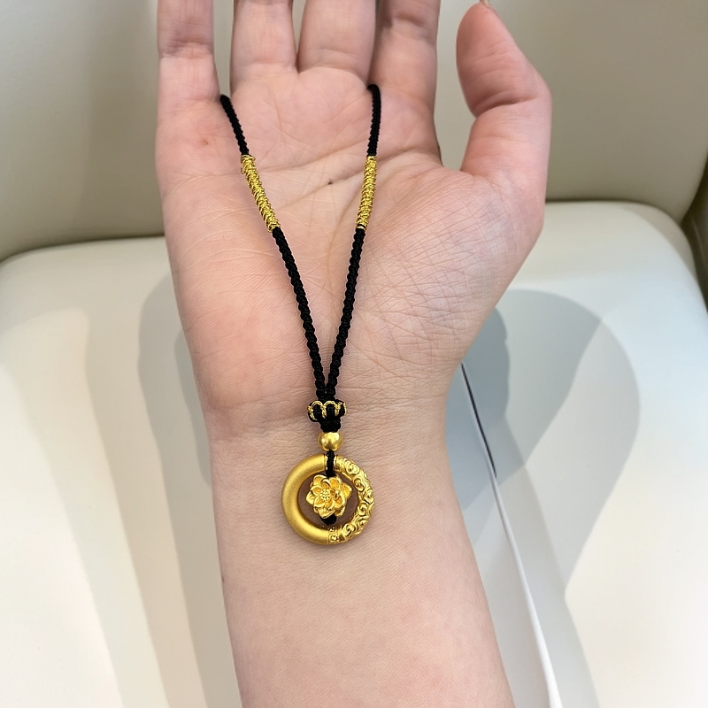 Chow Tai Seng/周大生足金乾坤圈加莲花吊坠平安扣加莲花