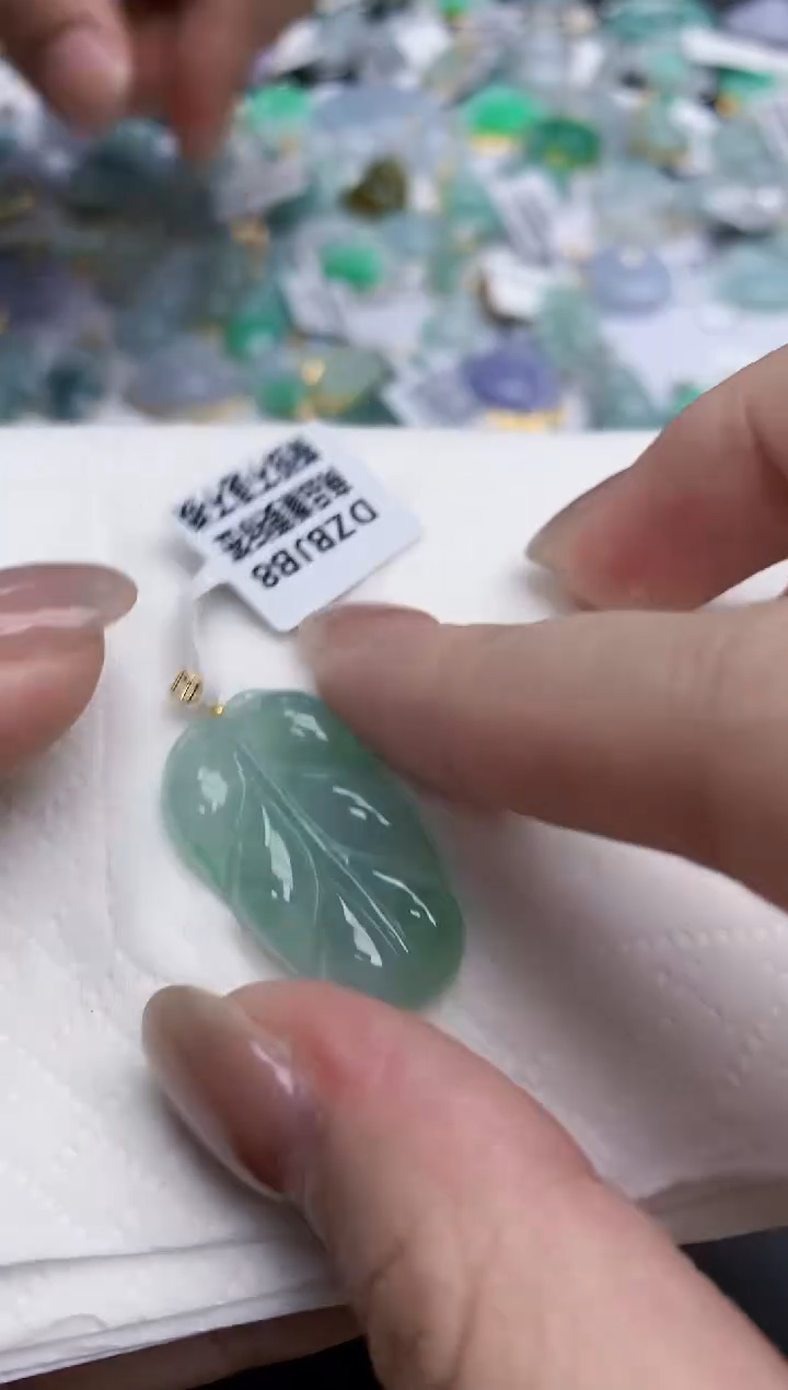 【闪购商品】翡翠颈饰18K金镶嵌天然缅甸翡翠A货