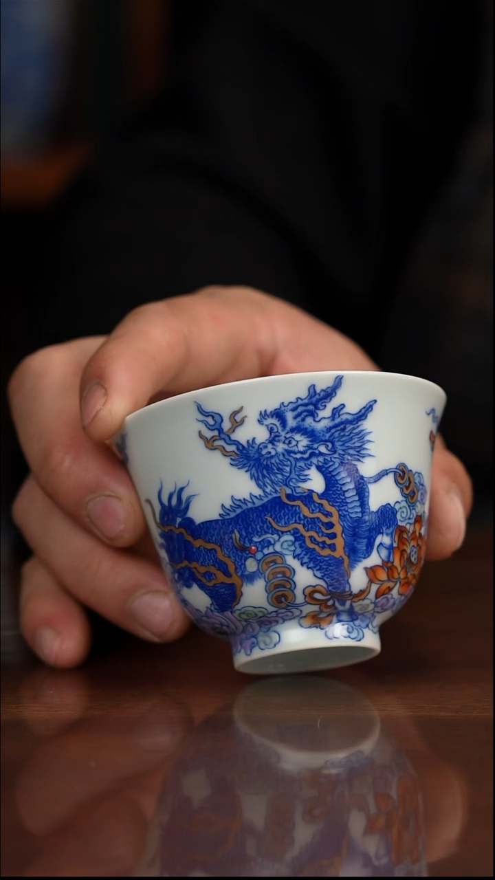 空山明月新派斗彩麒麟主人杯